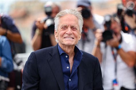 Michael Douglas Honoré à Cannes Ultra Sexy Sa Femme Catherine Zeta Jones Affiche Un Immense