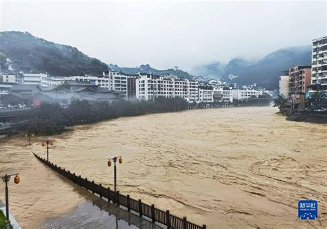 重庆6个区县遭遇大暴雨 3条河流超保证水位 搜狐大视野 搜狐新闻