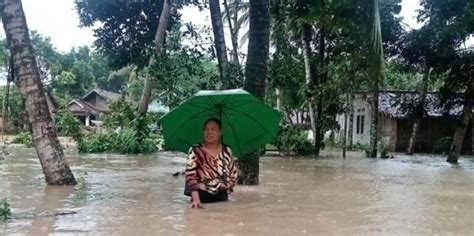 Sungai Meluap Ratusan Rumah Di Patia Pandeglang Terendam Banjir