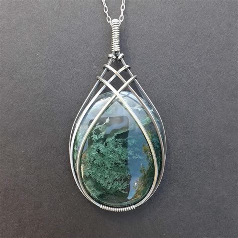 Moss Agate Pendant Felt