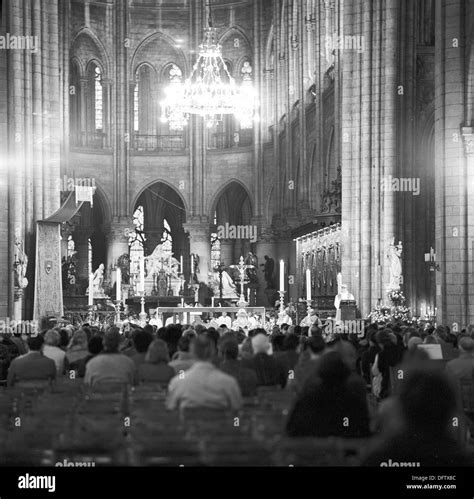 Vintage Photo Of Cathedral Of Notre Dame De Paris Hi Res Stock