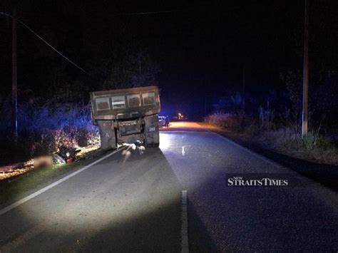 Motorcyclist Killed After Crashing Into Stalled Lorry New Straits