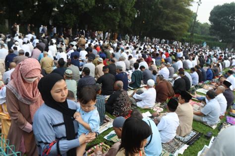 Solat Idul Fitri Di Bandung Diikuti Ribuan Jamaah Tugubandung Id