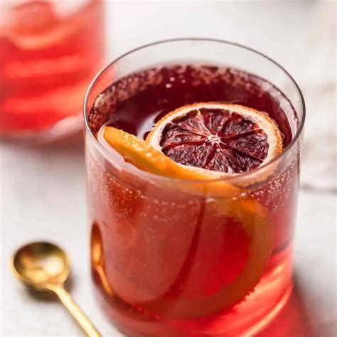 14 Red Wine Cocktail Recipes to Try Tonight | Mix That Drink