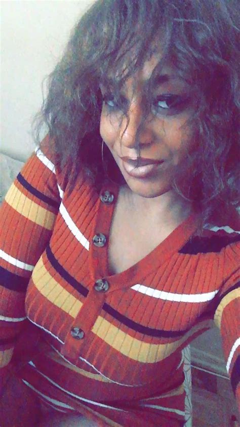 Sugar Baby Who Gets K Worth Of Gifts Makes Clients Sign No Sex Contract Daily Star