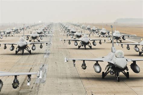 An "Elephant Walk" of F-16 in Korea : pics