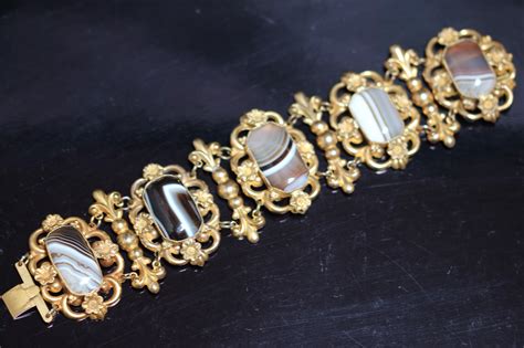 What is pinchbeck? – navette jewellery