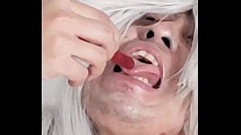 Cyno Cosplayer Snacking XVIDEOS