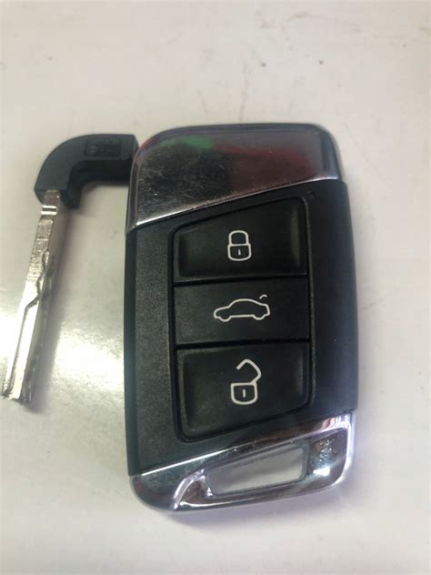 VW PASSAT B8 KLUCZYK PILOT KEYLESS VOLKSWAGEN 12290245781 Oficjalne