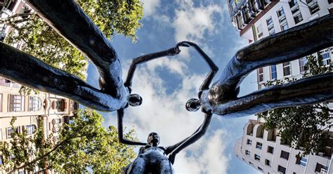 La Ciudad Del Viento Se Enriquece Con El Arte De La Luz Y Las Visiones