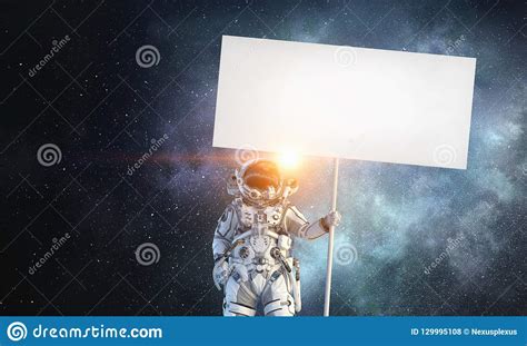 Astronauta Con La Bandera T Cnicas Mixtas Foto De Archivo Imagen De