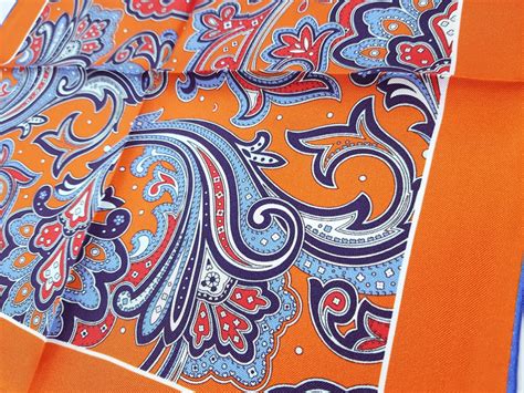 Pochette De Costume Bleue Et Orange Paisley En Soie Labankitude