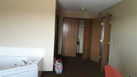 Bathroom. - Picture of Holiday Inn Hotel & Suites Owatonna - Tripadvisor