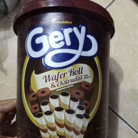 Jual Gerry Kaleng Garudafood Wafer Roll Dan Ekstrudat 300gr Shopee