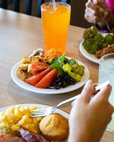 These Are The Restaurants That Will Be Open On Christmas Eve And ...