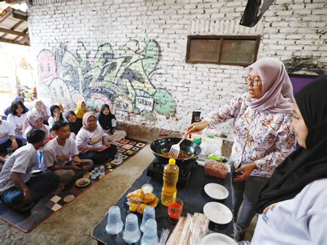 Buka Peluang Usaha Ganjar Sejati Gelar Pelatihan Masak Japanese Food