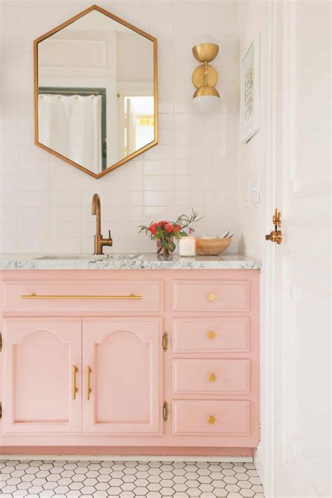 25 Stunning Bathrooms With Gold Hardware The Happy Housie