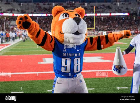 Memphis football mascot hi-res stock photography and images - Alamy