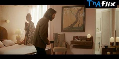 Carolina Manica Bikini Scene In Porno Para Principiantes Tnaflix