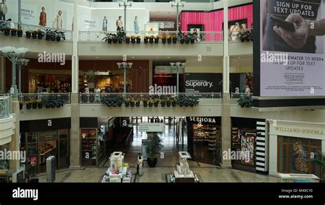 Bridgewater Commons shopping mall in Bridgewater, New Jersey Stock Photo - Alamy