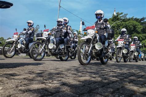 Unit Reaksi Cepat Dishub Pengurai Kemacetan Arus Mudik Antara Foto