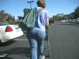 Candid From Behind Great Wide Plump Ass Nerdy Milf