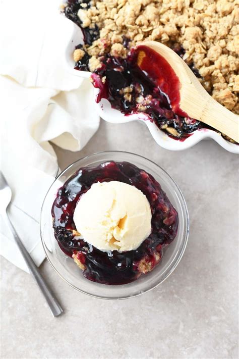 Easy Blueberry Crisp A Delicious Classic Dessert Sizzling Eats