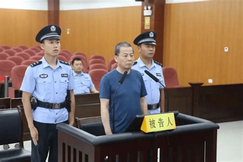 南昌银行原副行长黄文杰一审被判十二年六个月中级人民法院鹰潭市被告人