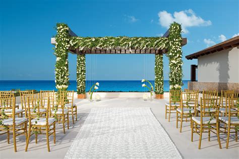 Secrets Playa Mujeres Wedding - Mexico - Hola Weddings