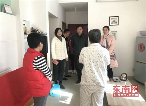 泉州市委文明办领导慰问滨城社区挂钩帮扶贫困户 泉州要闻 东南网泉州频道