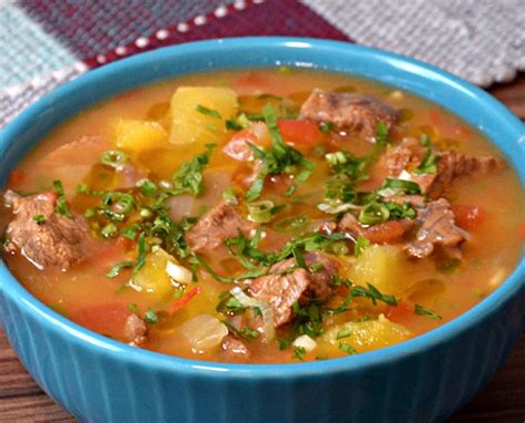 Sopa cremosa de mandioca músculo Guia da Cozinha