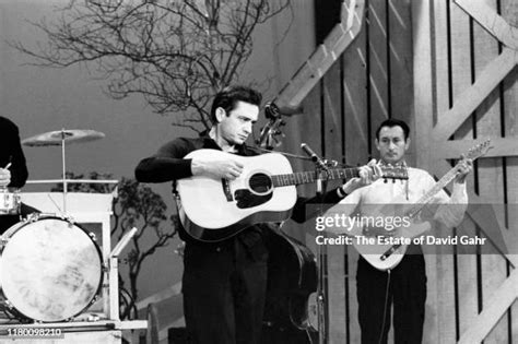 Johnny Cash 1964 Photos And Premium High Res Pictures Getty Images