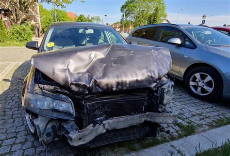 FOTO Accident la Alba Iulia în apropiere de sens giratoriu Trei