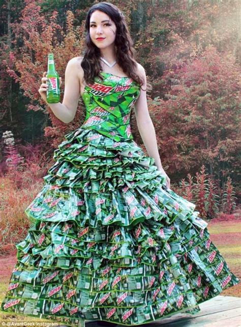 7 Unique and Beautiful Recycling Gown Ideas for You | Recycled dress ...