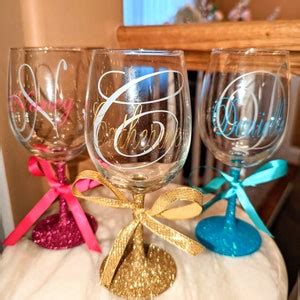 Personalized Glitter Wine Glasses - Etsy