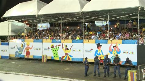 Blocos Tradicionais Animam Segundo Dia Do Carnaval Bloco