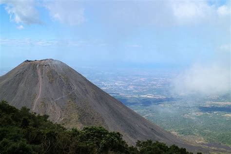 Izalco Volcano What To See The Pacific Lighthouse