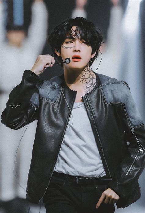 𝐯𝐨𝐲𝐚𝐠𝐞𝐫 On Twitter Kim Taehyung Taehyung Hot Taehyung