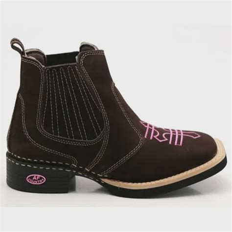 Bota Botina Feminina Texana Bico Quadrado Couro Cano Curto em Promoção