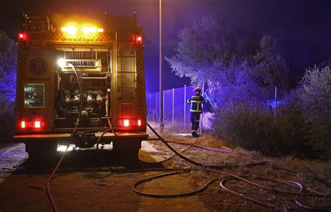 Fotos del incendio de vegetación en La Ermita