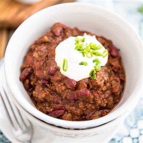 Dutch Oven Chili Con Carne • The Healthy Foodie