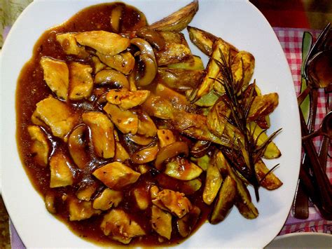 Putengeschnetzeltes Mit Champignons Und Thymian Von Siane Chefkoch