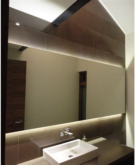 Ванная комната с зеркалом: выбор, монтаж, освещение и дизайн на фото