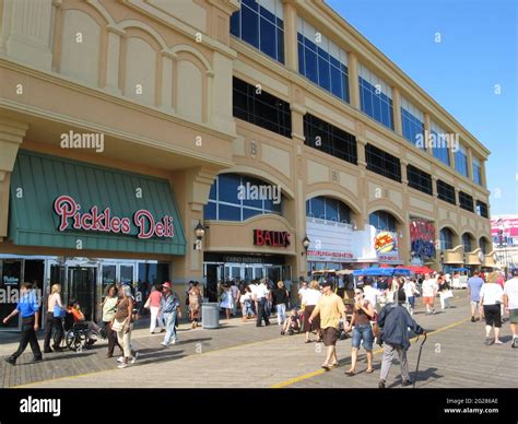 Atlantic city boardwalk Stock Photo - Alamy