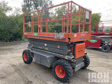 Skyjack Sj Dual Fuel X Scissor Lift In St Charles Illinois