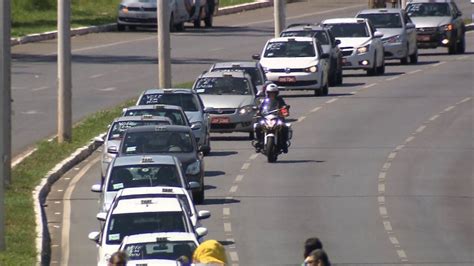 Taxistas Fazem Protesto Contra O Transporte Irregular No Df Df1 G1