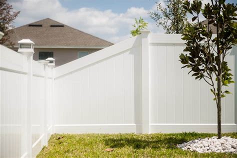 Vinyl Fence Hamilton Vinyl Privacy Fence 4ft To 6ft Transition Superior Fence And Rail Inc