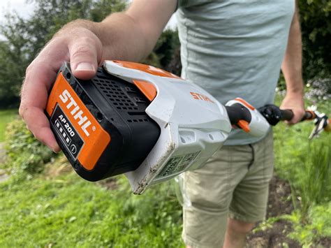 Review Stihl HLA 86 Telescopic Battery Powered Hedge Trimmer Jack