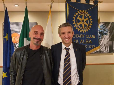 Lo Scultore Christian Costa Al Rotary Club Di Alba Il Corriere Di