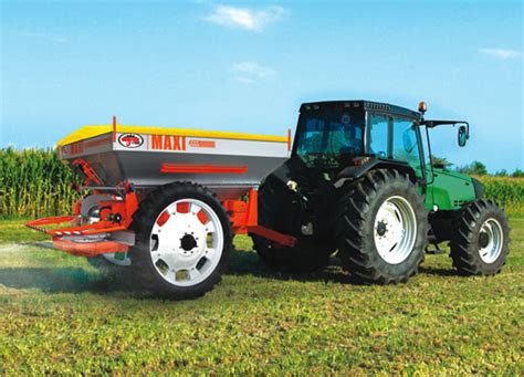 Agrex Fertiliser Spreaders Maxi High Clearance Fertiliser Spreader